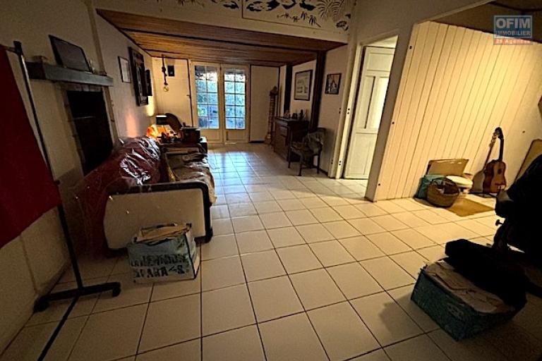A vendre charmante maison T4 au calme d'une impasse à La Montagne, (haut de St Denis)