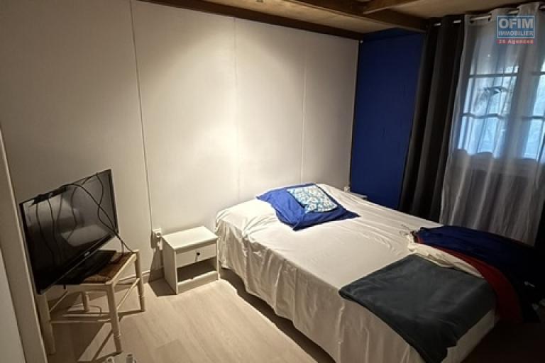 A vendre charmante maison T4 au calme d'une impasse à La Montagne, (haut de St Denis)