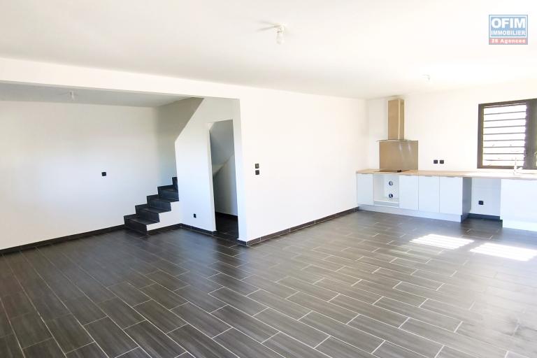 A louer jolie Villa F4 neuve avec vue mer à Petite-Ile