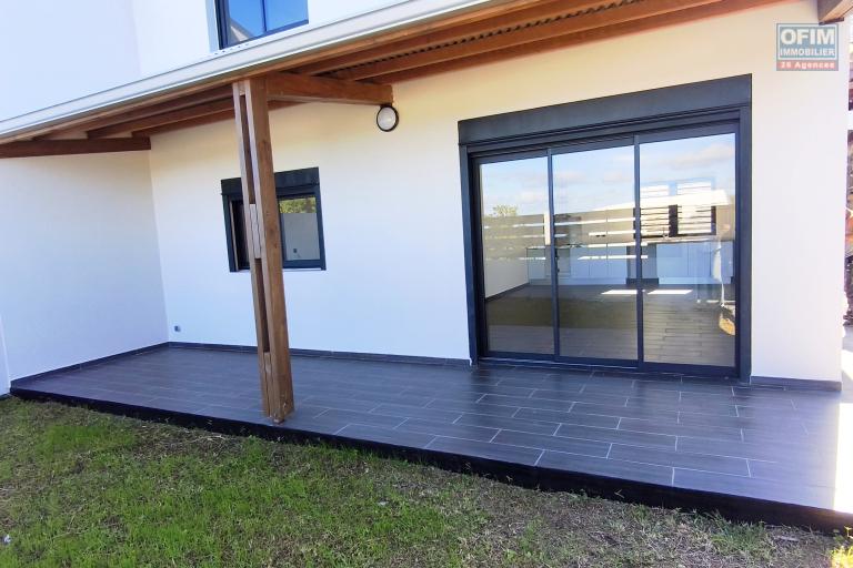A louer jolie Villa F4 neuve avec vue mer à Petite-Ile
