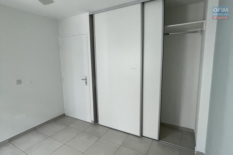 A louer à Saint Leu appartement T4 spacieux récent avec vue mer