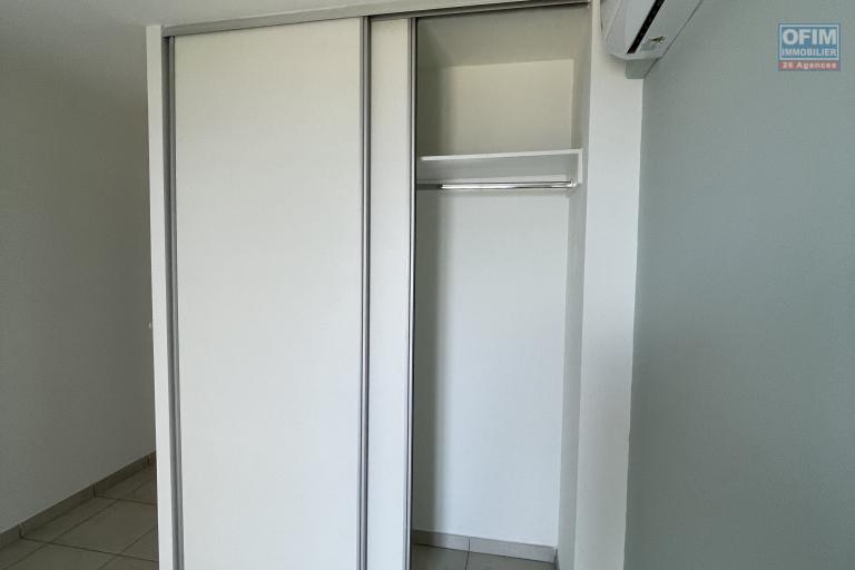A louer à Saint Leu appartement T4 spacieux récent avec vue mer