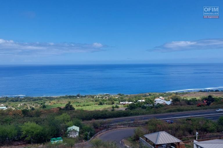 A louer à Saint Leu appartement T4 spacieux récent avec vue mer