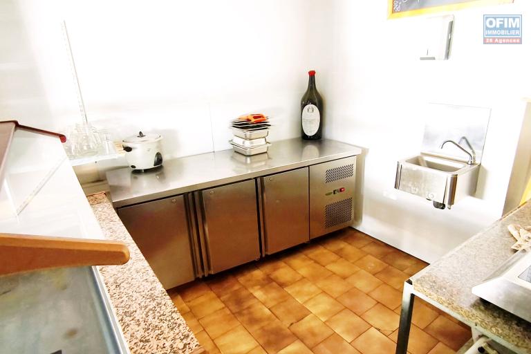 A vendre fonds de commerce PIZZERIA, REPAS, centre-viile Petite-Ile