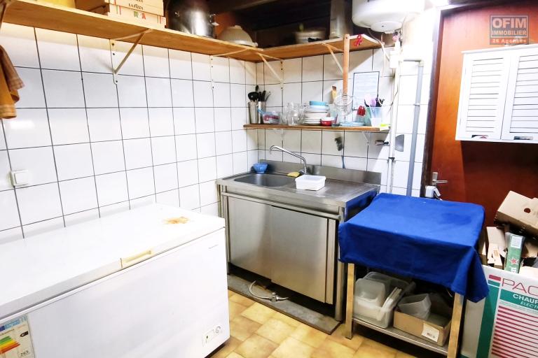 A vendre fonds de commerce PIZZERIA, REPAS, centre-viile Petite-Ile