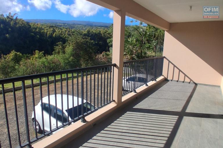 A LOUER Bel appartement F3 de 76,35 m2 sur SAINT-GILLES LES HAUTS &agrave; 900,00 euro...
