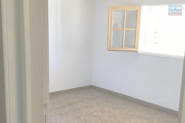 A louer une maison duplex F5 a bagatelle Saint - Suzanne rénové a neuf