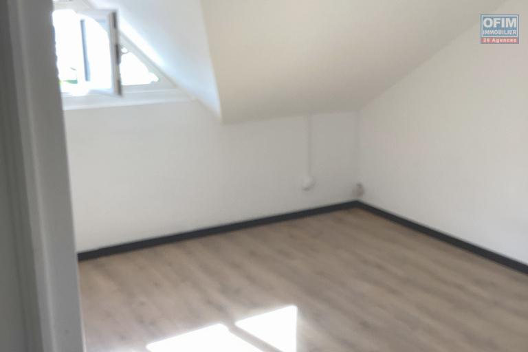 A louer une maison duplex F5 a bagatelle Saint - Suzanne rénové a neuf