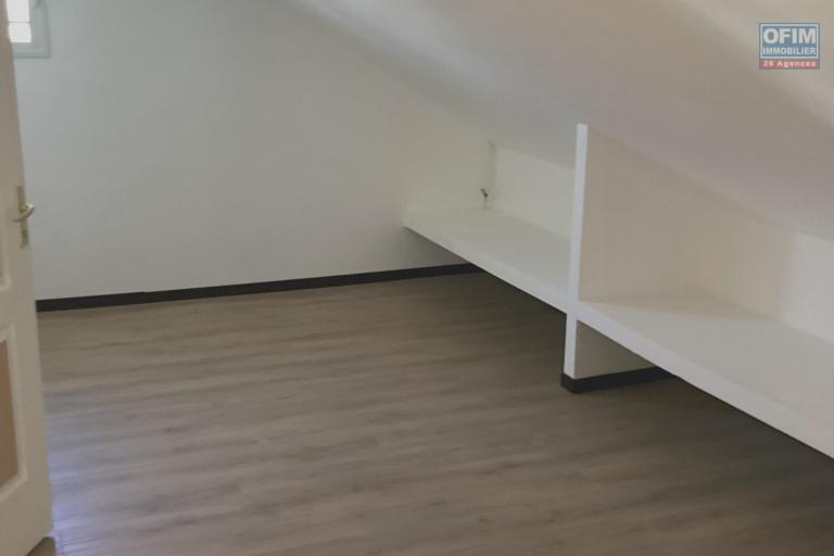 A louer une maison duplex F5 a bagatelle Saint - Suzanne rénové a neuf