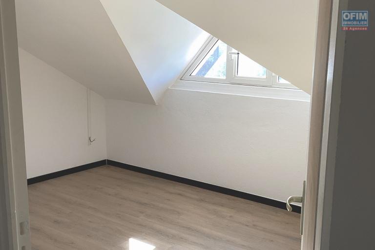 A louer une maison duplex F5 a bagatelle Saint - Suzanne rénové a neuf