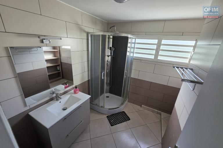 Superbe appartement T5 duplex de 124m2 entièrement refait à neuf et vendu meublé.