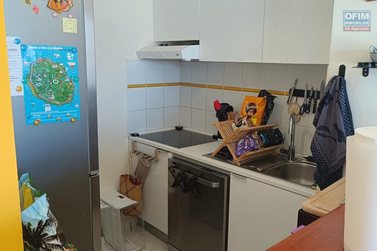A louer un appartement T2 meublé et équipé dans la résidence terrasse à champ fleuri Saint - Denis