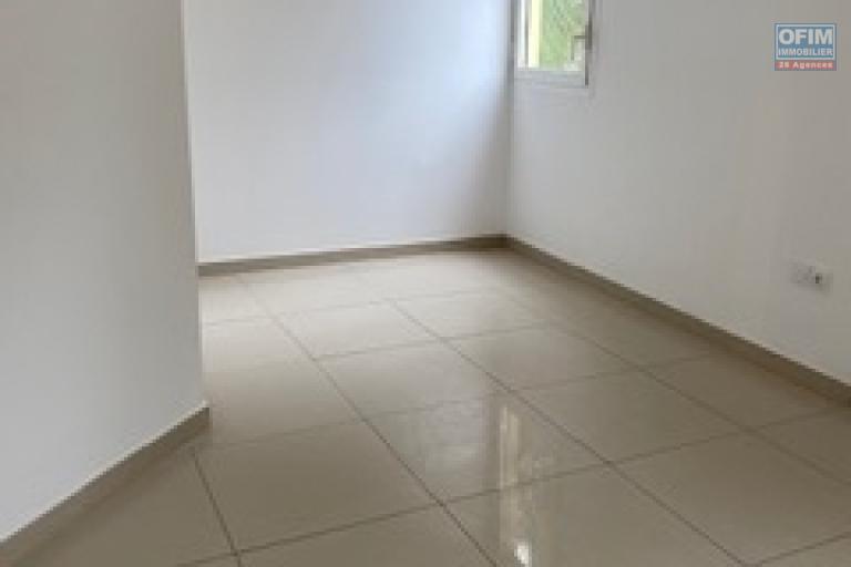 A louer ce beau F3 d'une surface de 62.96m2 sur la résidence PALMEA à Sainte Clotilde.