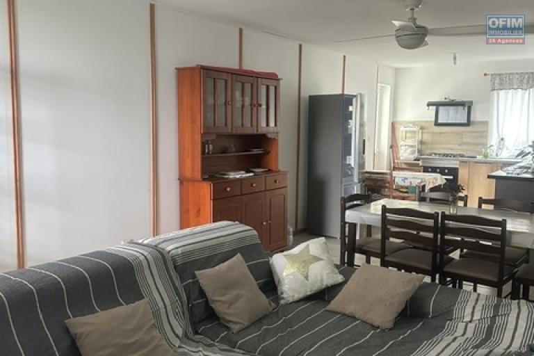 Charmant meublé de 2 chambres