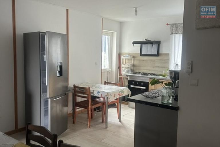 Charmant meublé de 2 chambres