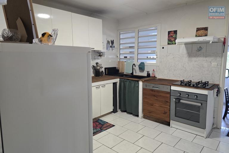 Location Maison / Villa PLAINE DES PALMISTES – photo 7 sur 14 – Cuisine équipée