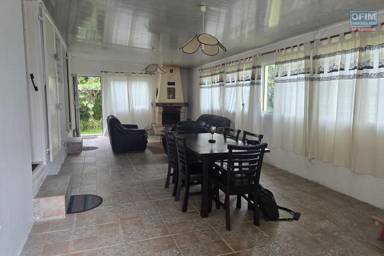 Location Maison / Villa PLAINE DES PALMISTES – photo 12 sur 14 – Salle à manger spacieuse