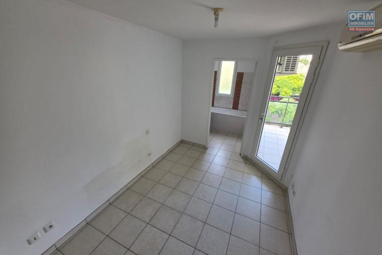 A vendre un appartement T2 de 45m2 dans la résidence Les Flamboyant Saint-Denis ville REUNION