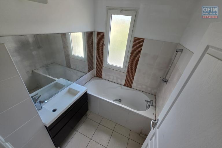 A vendre un appartement T2 de 45m2 dans la résidence Les Flamboyant Saint-Denis ville REUNION
