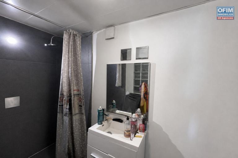 Saint-Gilles-les-Bains – Ensemble immobilier T2 + espace aménagé indépendant