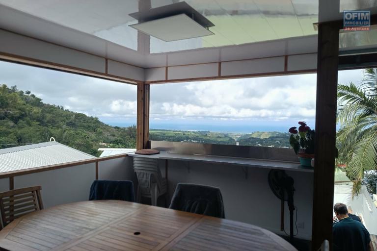 Villa 2 chambres &agrave; deux pas des sentiers de randonn&eacute;e  &agrave;  L' Entre deux