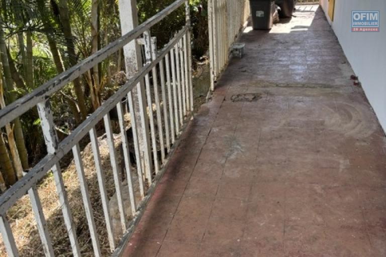 En vente maison T3/4 à réhabiliter à l'entrée de La Montagne avec un local avec revenus locatifs