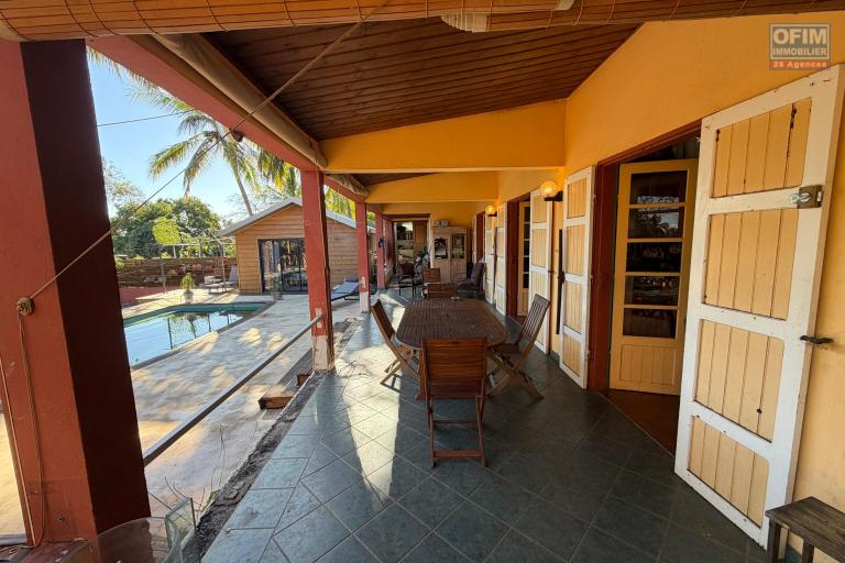 Villa de charme avec dépendance piscine et jacuzzi -Saint Paul