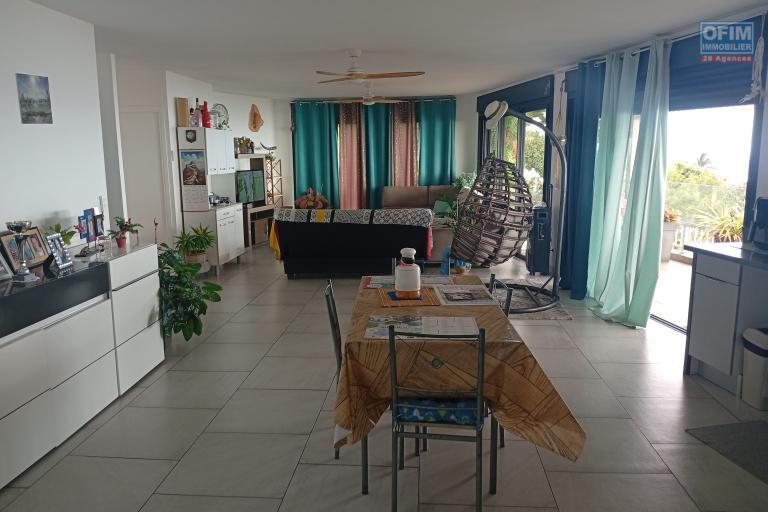 A VENDRE MAISON F3 DE PLAIN PIED DE 174 M2 DE SURFACE AVEC VUE MER A L'ETANG ST LEU