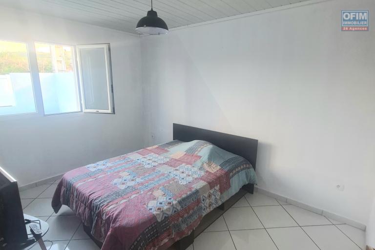 A Louer Villa de 4 chambres, dont 1 suite parentale, belle terrasse, jardin clôturé, endroit au calme à STE MARIE/ TERRAIN ELISA