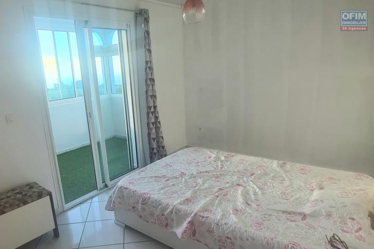 A Louer Villa de 4 chambres, dont 1 suite parentale, belle terrasse, jardin clôturé, endroit au calme à STE MARIE/ TERRAIN ELISA