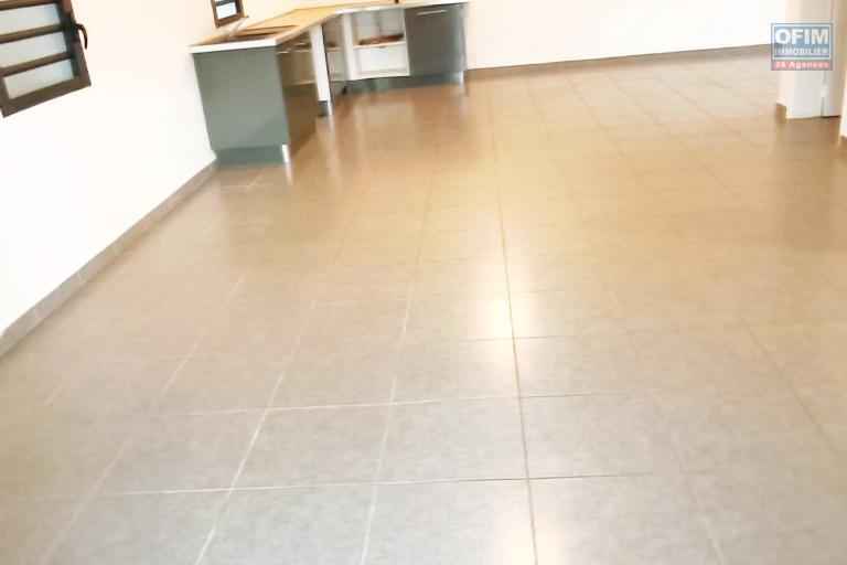 Bel appartement de 94 m2 avec un grand jardin