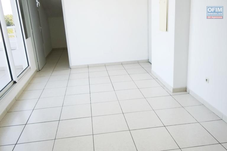 A vendre beau studio de 40 m2 avec vue mer et montagne &agrave; Saint-Joseph