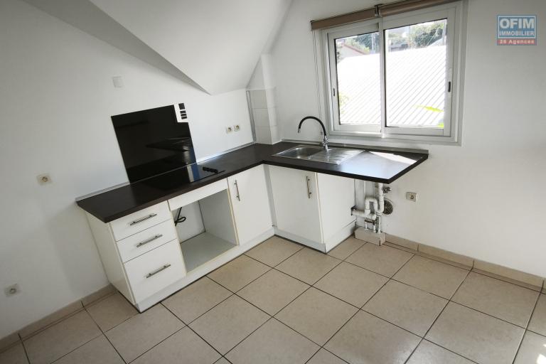 A vendre beau studio de 40 m2 avec vue mer et montagne &agrave; Saint-Joseph