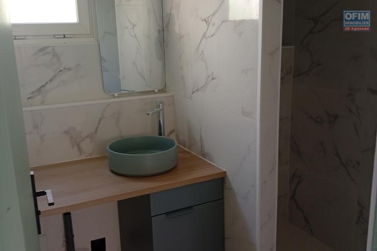 A LOUER APPARTEMENT T2 EN REZ DE JARDIN DE 60 M2 A LA SALINE LES BAINS