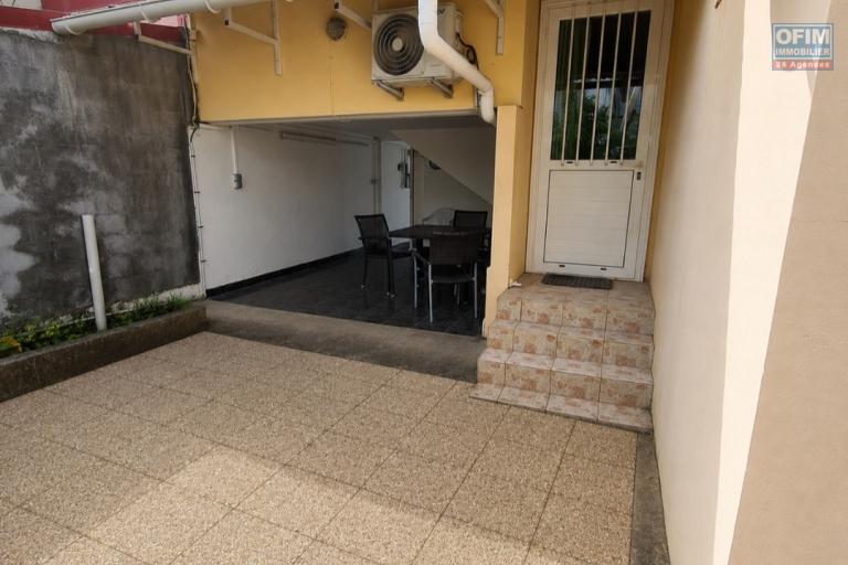 A Vendre Maison 2 chambres avec garage à SAINTE SUZANNE/ CENTRE