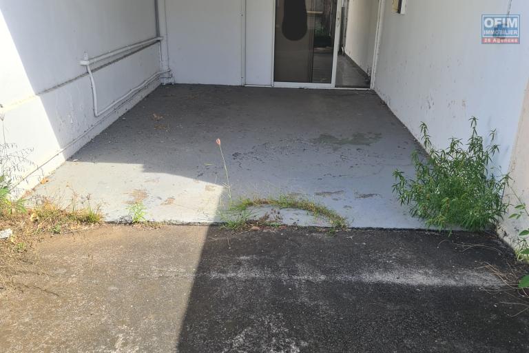 A Vendre Maison 2 chambres avec garage à SAINTE SUZANNE/ CENTRE
