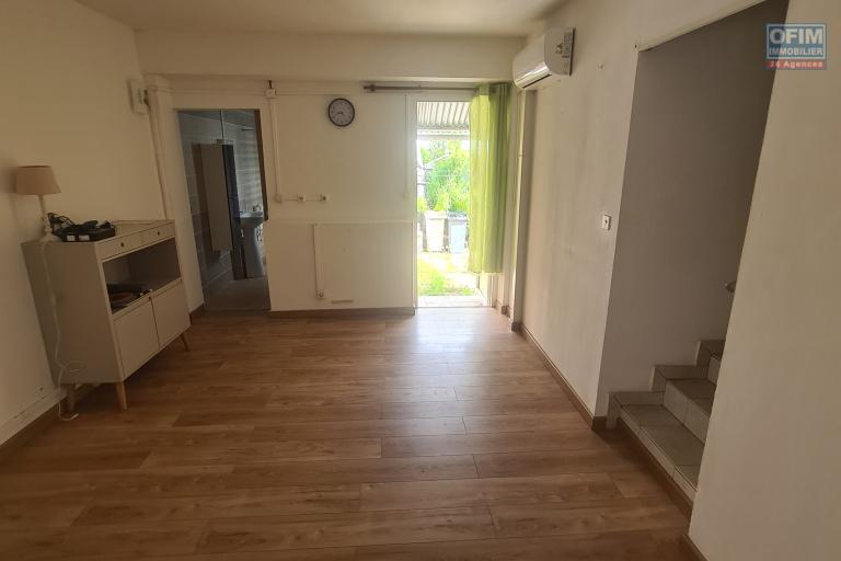 A Vendre Maison 2 chambres avec garage à SAINTE SUZANNE/ CENTRE