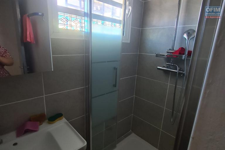 A Vendre Maison 2 chambres avec garage à SAINTE SUZANNE/ CENTRE