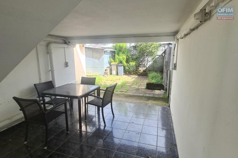 A Vendre Maison 2 chambres avec garage à SAINTE SUZANNE/ CENTRE
