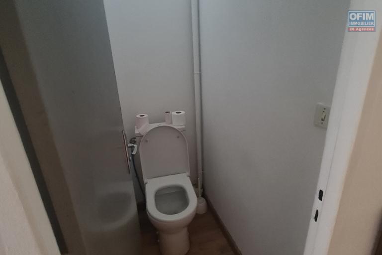 A Vendre Maison 2 chambres avec garage à SAINTE SUZANNE/ CENTRE