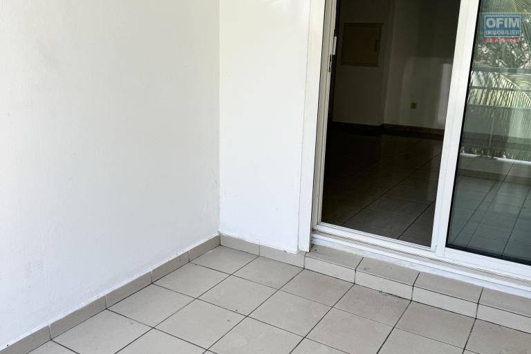 A louer ce bel appartement de type F2 sur la résidence INAIS à Sainte Clotilde.