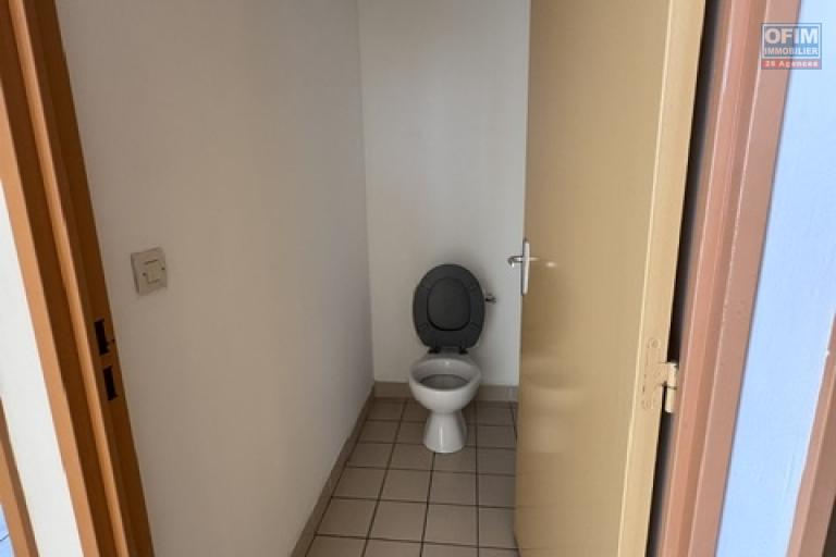 A louer ce joli appartement de type F2 sur la résidence GEORGES BRASSENS à Sainte Clotilde.