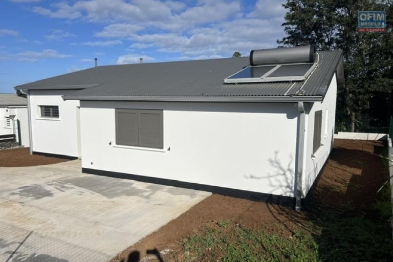 A louer villa F4 neuve dans une petite impasse calme de la Ravine Sèche AVIRONS
