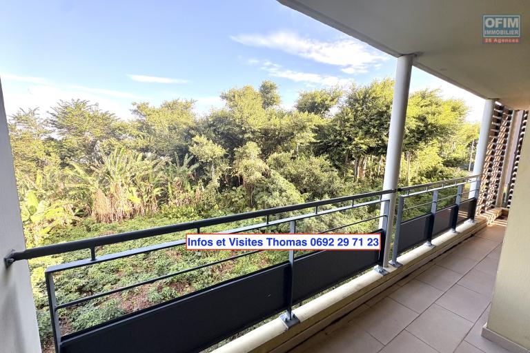 A Vendre appartement de 2 chambres avec parking privatif à Beaulieu - Saint Benoit
