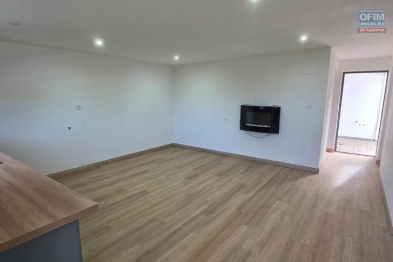 A louer villa enti&egrave;rement r&eacute;nov&eacute;e avec grands espaces ext&eacute;rieurs