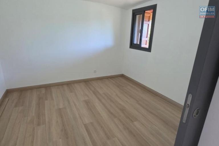 A louer villa enti&egrave;rement r&eacute;nov&eacute;e avec grands espaces ext&eacute;rieurs