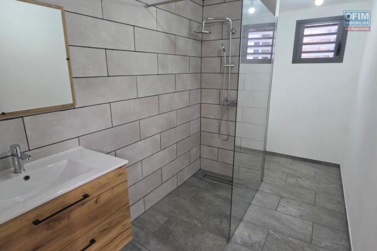 A louer villa enti&egrave;rement r&eacute;nov&eacute;e avec grands espaces ext&eacute;rieurs
