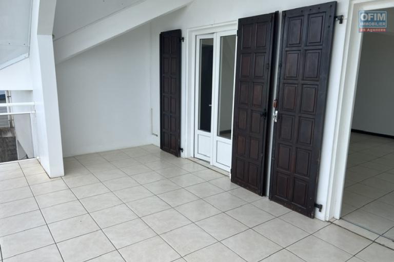 À louer appartement, T4, Centre Ville de Tevelave