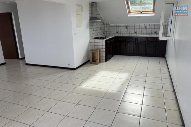À louer appartement, T4, Centre Ville de Tevelave