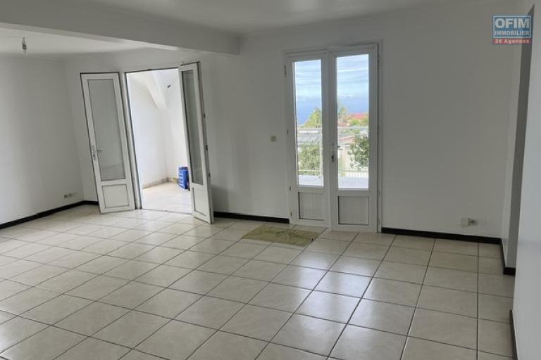 À louer appartement, T4, Centre Ville de Tevelave